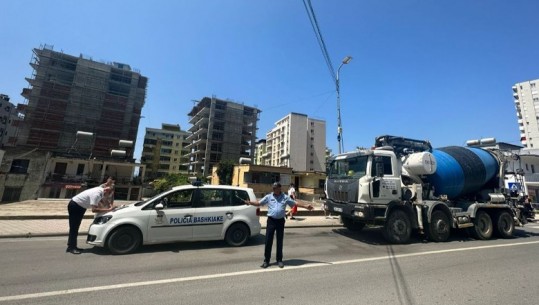 Urdhri i Ndreut për ndalimin e mjeteve të tonazhit të rëndë në Shëngjin, gjobitet drejtuesi i një betoniereje
