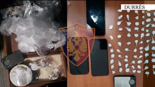 Shisnin kokainë me doza në zonën e plazhit, arrestohen 3 të rinjtë në Durrës (EMRAT)