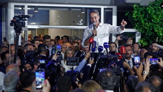Greqia ‘ngjyroset’ sërish blu, Mitsotakis merr mbi 40% dhe siguron shumicën: Çojmë para reformat! 'Tkurret’ partia e Tsipras, s'merr as 20% të votave