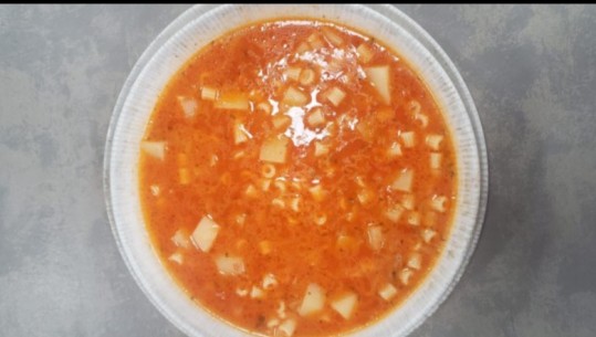 Supë mishi me patate dhe makarona nga zonja Albana