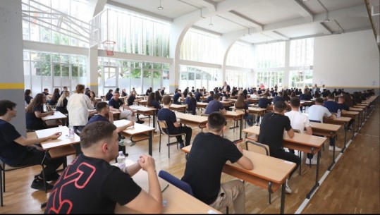 Nxënësit e klasave të nënta mbyllin provimet shtetërore! Ndodh dhe me “minimaturën”, publikohet teza e gjuhës së huaj