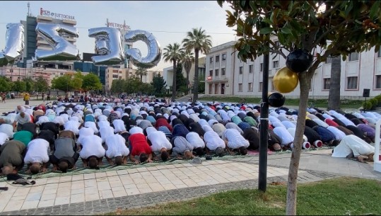 Kremtohet festa e Kurban Bajramit në Korçë e Lushnjë, besimtarët myslimanë falin namazin