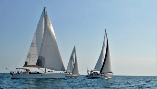 Prej 6 korrikut, Gjiri i Vlorës do të 'pushtohet' nga varkat me vela! Për herë të parë garojnë edhe 2 varka shqiptare