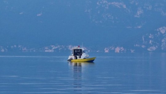U fut për t’u larë në liqenin e Ohrit, ndërron jetë nga arresti kardiak 44-vjeçari