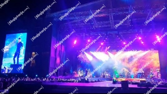 VIDEO/Enrique Iglesias dhuron show të paharrueshëm në Tiranë, fansat mbushin sheshin 'Skënderbej' dhe shijojnë hitet e artistit