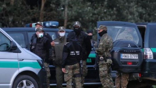 Polonia rrit forcat e sigurisë, vendos 500 policë në kufi me Bjellorusinë