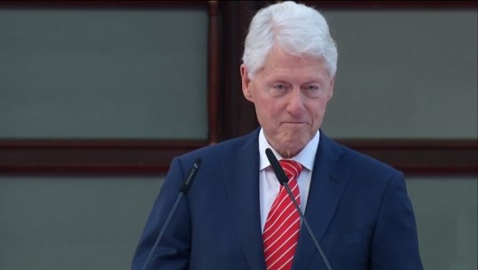 Bill Clinton në Tiranë: Kur isha i ri e shihja në hartë Shqipërinë si një mister, kurrë se kisha menduar që do vija këtu si President