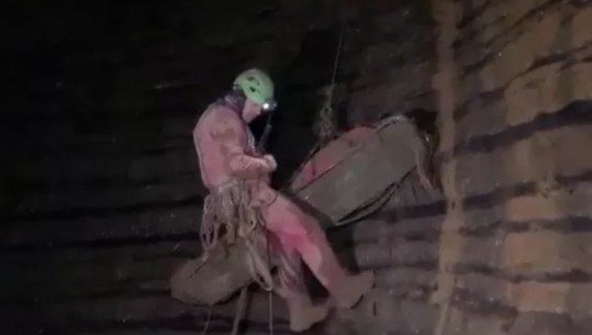 Itali/ U bllokua në shpellë 150 metra të thellë që prej të dielës, shpëtohet eksploratorja 31-vjeçare