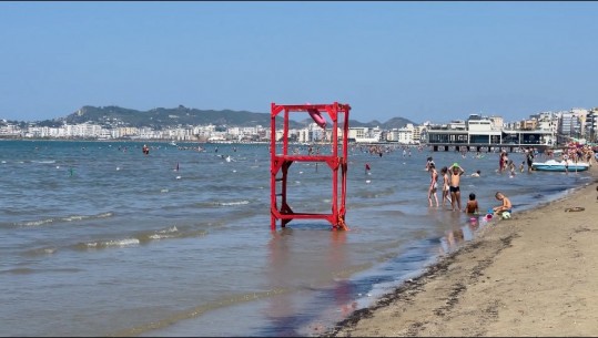 Pushuesit të pasigurt! Në Durrës s’ka vrojtues plazhi! Prindërit: Jemi bërë vetë roje për sigurinë e fëmijëve