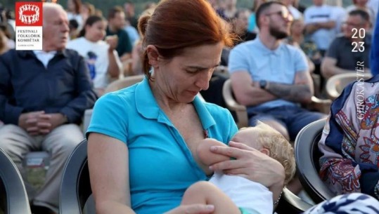 Festivali i Gjirokastrës, fotoja që nuk u pa! Drejtoresha e Operas shfaqet për herë të parë me djalin, Voshtina si nënë, ushqen me gji Enean foshnjë