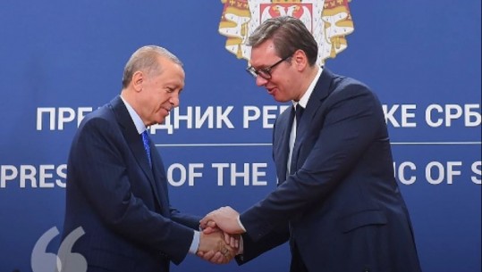Vuçiç flet në telefon me Erdoganin: E kam informuar për aktualitetin në Kosovë
