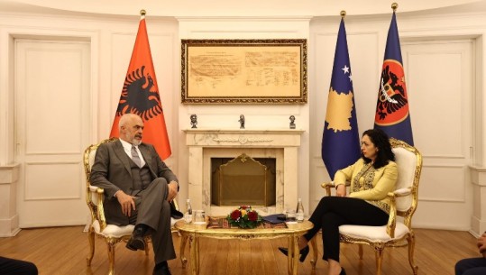 Rama në Kosovë pritet nga Osmani: Takim i dobishëm, folëm hapur! Presidentja: Gati të mbajmë zgjedhje të reja! Kurti 'i mbyll derën'