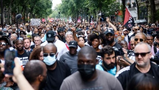 Franca ndalon mjetet piroteknike për festën kombëtare, pas trazirave