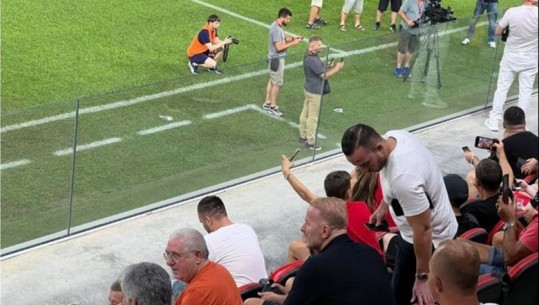 FOTO/ Partizani në Champions League, Igli Tare ndjek ndeshjen në stadium