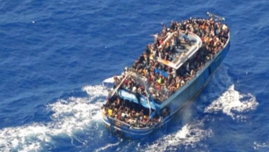 Tragjedia me 600 emigrantë të mbytur në brigjet greke, roja bregdetare u bëri presion të mbijetuarve për të fajësuar egjiptianët
