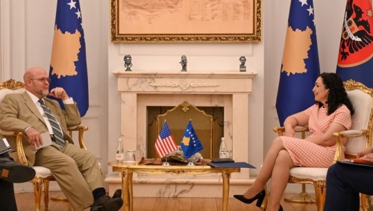 Ambasadori amerikan i shkon në zyrë presidentes Osmani për shtensionimin e  situatës në veri të Kosovës