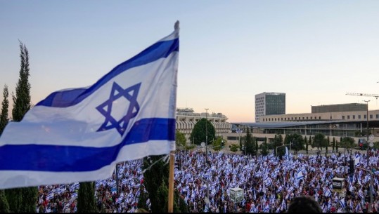 Mijëra marshojnë drejt Jeruzalemit kundër ligjit që prek sistemin gjyqësor në Izrael