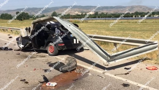 Aksident në Korçë, shoferi humb kontrollin e mjetit dhe del nga rruga! ‘Fordi’ bëhet copash, lëndohet drejtuesi (VIDEO)