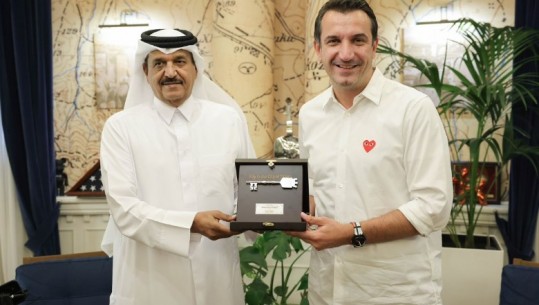 Veliaj nderon me ‘Çelësin e Qytetit’ ambasadorin e Katarit: Kontribuoi për rindërtimin e shkollave, e kopshteve në Tiranë