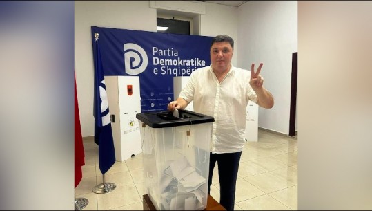 Zgjedhjet në PD, voton deputeti Kreshnik Çollaku