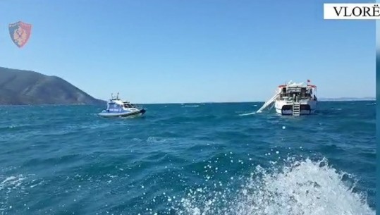 Anija turistike me 28 persona në bord pëson defekt në zonën e Karaburunit, policia i shkon në ndihmë! Në Spille rrezikuan të mbyteshin babai dhe djali 9 vjeç