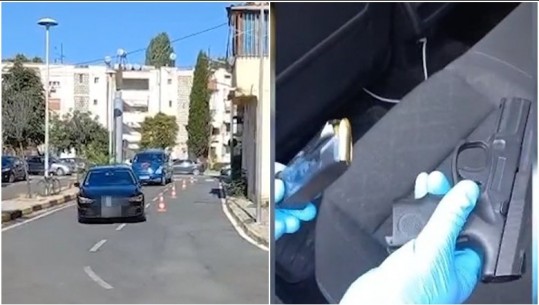 VIDEO/ Lëvizte me armë zjarri në automjet, arrestohet 33-vjeçari në Vlorë, në pranga edhe pasagjeri i tij