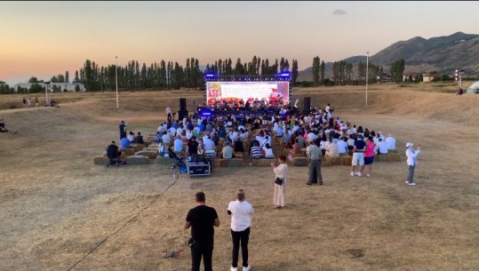 ‘Mik Festival’ ul siparin në Korçë! Tenori Gjergji Mani rikthehet pas 15 vitesh: Emocion! Inva Mula: Ndodhi magjia e madhe