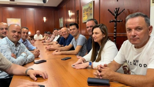 Basha takim me drejtuesit politikë të Shkodrës: Lufta kundër korrupsionit prioritet! Në shtator kërkojmë hetim parlamentar për investitorët strategjikë