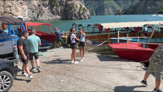 Policia ‘zhbllokon’ varkat artizanale në lumin e Shalës! Pronarët e bujtinave: Aksioni solli ndikim negativ në turizëm
