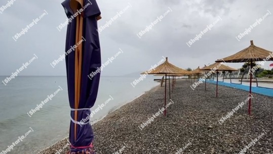 Moti i keq me shi dhe erë, pushuesit ‘braktisin’ liqenin e Pogradecit