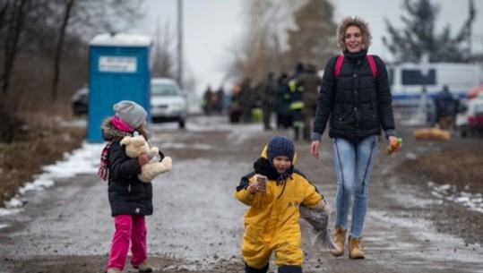 Zyrtarët ukrainas urdhërojnë evakuime të detyrueshme për fëmijët në Ukrainën lindore