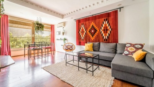 Shqiptarët “hapin dyert” për Booking dhe Airbnb, lulëzon biznesi i qiradhënies, mbi 28 mijë apartamente të listuara