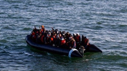 Mbi 2.100 emigrantë kaluan Kanalin e La Manshit javën e fundit