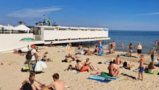 Qyeti i Ukrainës Odessa rihap zyrtarisht disa plazhe