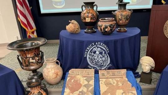 Italia rikthen 266 objekte të lashta të grabitura nga SHBA