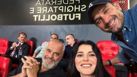 Gazetarja e njohur kosovare foto selfie me Ramën e Veliajn