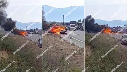VIDEOLAJM/ Merr flakë një makinë në autostradën Vlorë-Fier, bllokohet trafiku! Shkak një defekt teknik