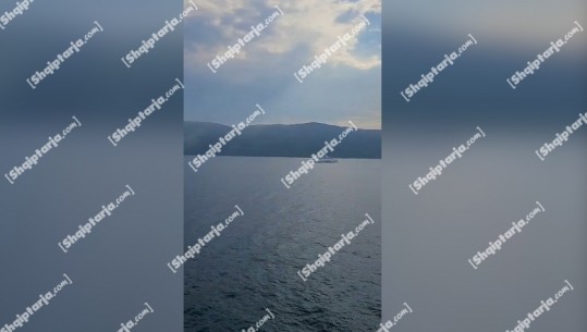 VIDEOLAJM/ Giorgia Meloni duke mbërritur në Vlorë, pamje nga trageti që duket me sy të lirë nga porti