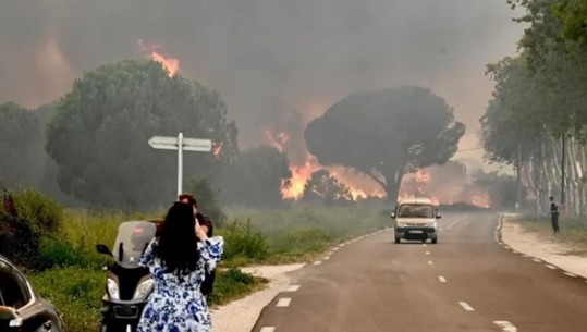 Zjarri ‘pushton’ Francën, evakuohen 3 mijë turistë