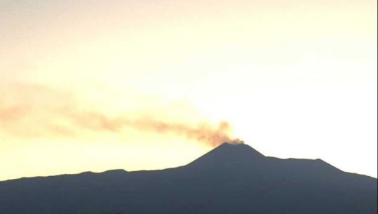 Itali/ Aktivizohet vullkani Etna, autoritetet japin alarmin për shpërthime të reja