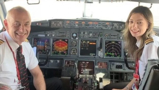 Emocionuese, babë e bijë pilotë drejtojnë avionin së bashku për herë të parë