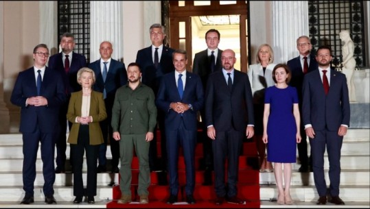 Mitsotakis darkë me liderët e Ballkanit në Athinë! Zelensky vizitë surprizë, mungon Rama! Von der Leyen: Të lihen pas barrierat mes rajoneve