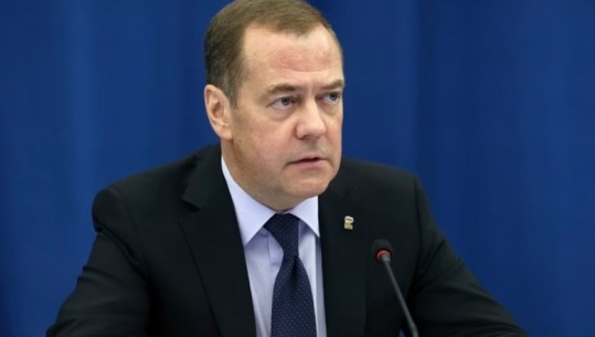 Sanksionet perëndimore kundër Rusisë, paralajmëron Medvedev: Arsye për shpallje lufte