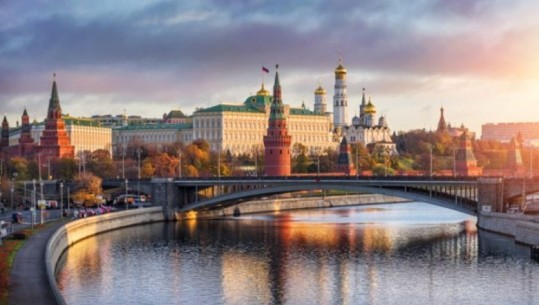 Po vizitonin sistemin e kanalizimeve të Moskës, humbin jetën 8 turistë 