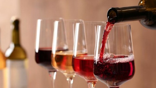 Rënia e konsumit, qeveria franceze do të shpenzojë 200 milionë euro për të shkatërruar verën dhe për të mbështetur prodhuesit