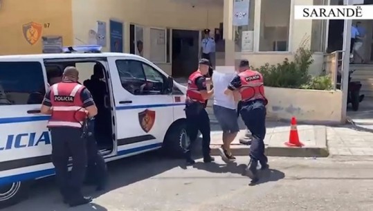 U zunë me rojën private të një resorti, arrestohen 2 vëllezër në Sarandë! Shkak hyrja me pagesë për në plazh