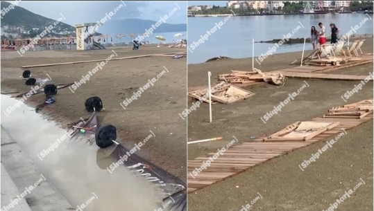 Reshje të dendura shiu në Vlorë, dëmtohen disa shezlongë në zonën e Lungomares