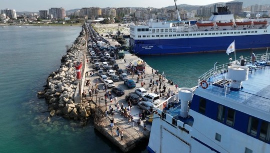 Turizmi/ Porti i Vlorës vendos rekordin e 30 viteve të fundit! 90 mijë pasagjerë udhëtuan në gusht me tragete