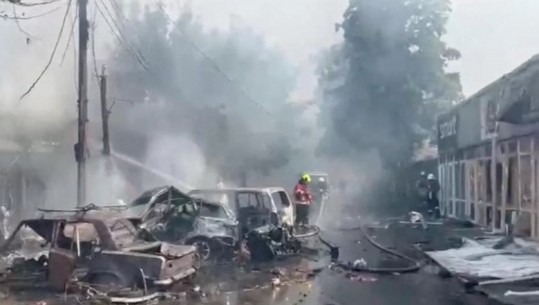 Bombardimet ruse në tregun ukrainas, Ministri i Brendshëm i Kievit: 28 të plagosur dhe 20 dyqane janë dëmtuar