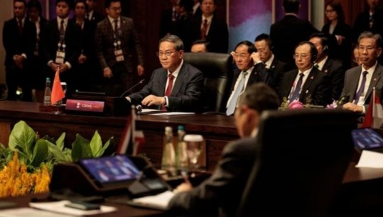 Kina paralajmëron rrezikun e 'Luftës së re të Ftohtë' në samitin ASEAN